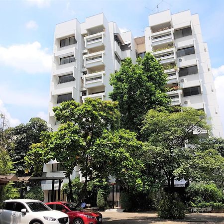 P.T. Court Hotel Bangkok Exterior photo