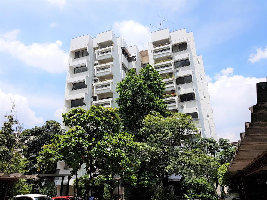 P.T. Court Hotel Bangkok Exterior photo