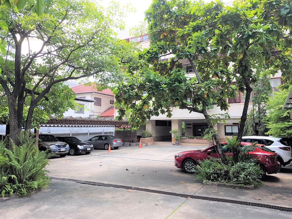 P.T. Court Hotel Bangkok Exterior photo