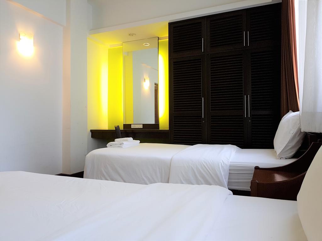 P.T. Court Hotel Bangkok Exterior photo