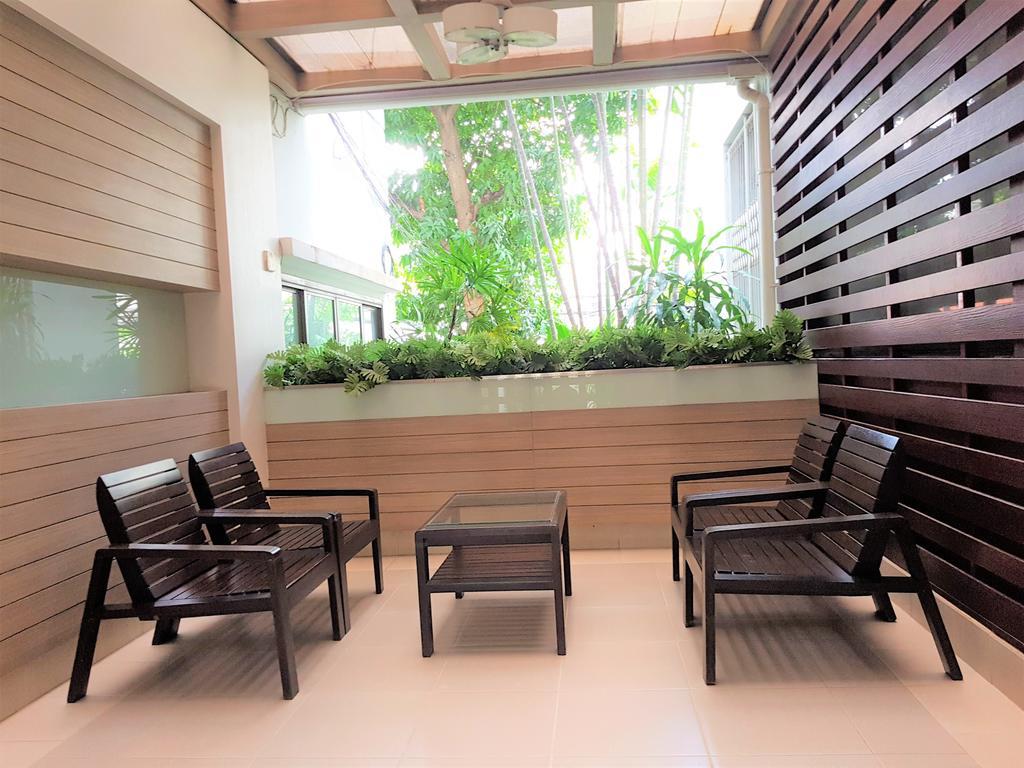 P.T. Court Hotel Bangkok Exterior photo