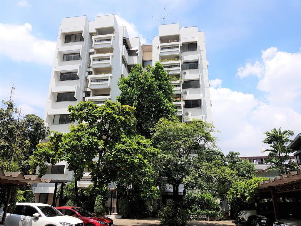 P.T. Court Hotel Bangkok Exterior photo